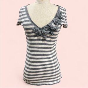 Y2K Abercrombie Grey Striped Floral Top